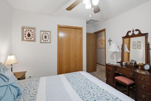 35-web-or-mls-6204_176th_St_W_Farmington_MN_041.jpg