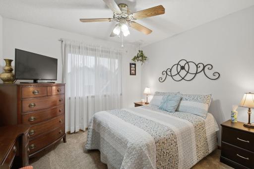 34-web-or-mls-6204_176th_St_W_Farmington_MN_040.jpg