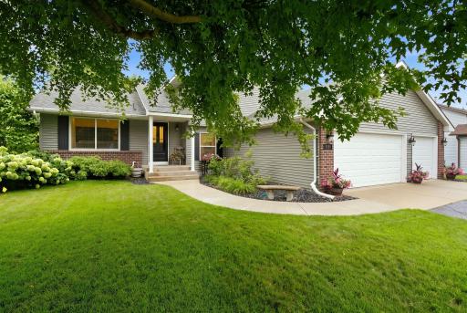 3-web-or-mls-6204_176th_St_W_Farmington_MN_003.jpg