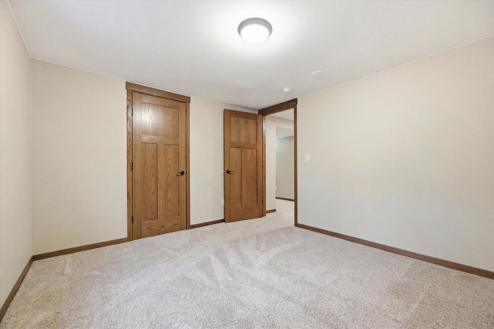 Neutral tones, and a generously sized closet.