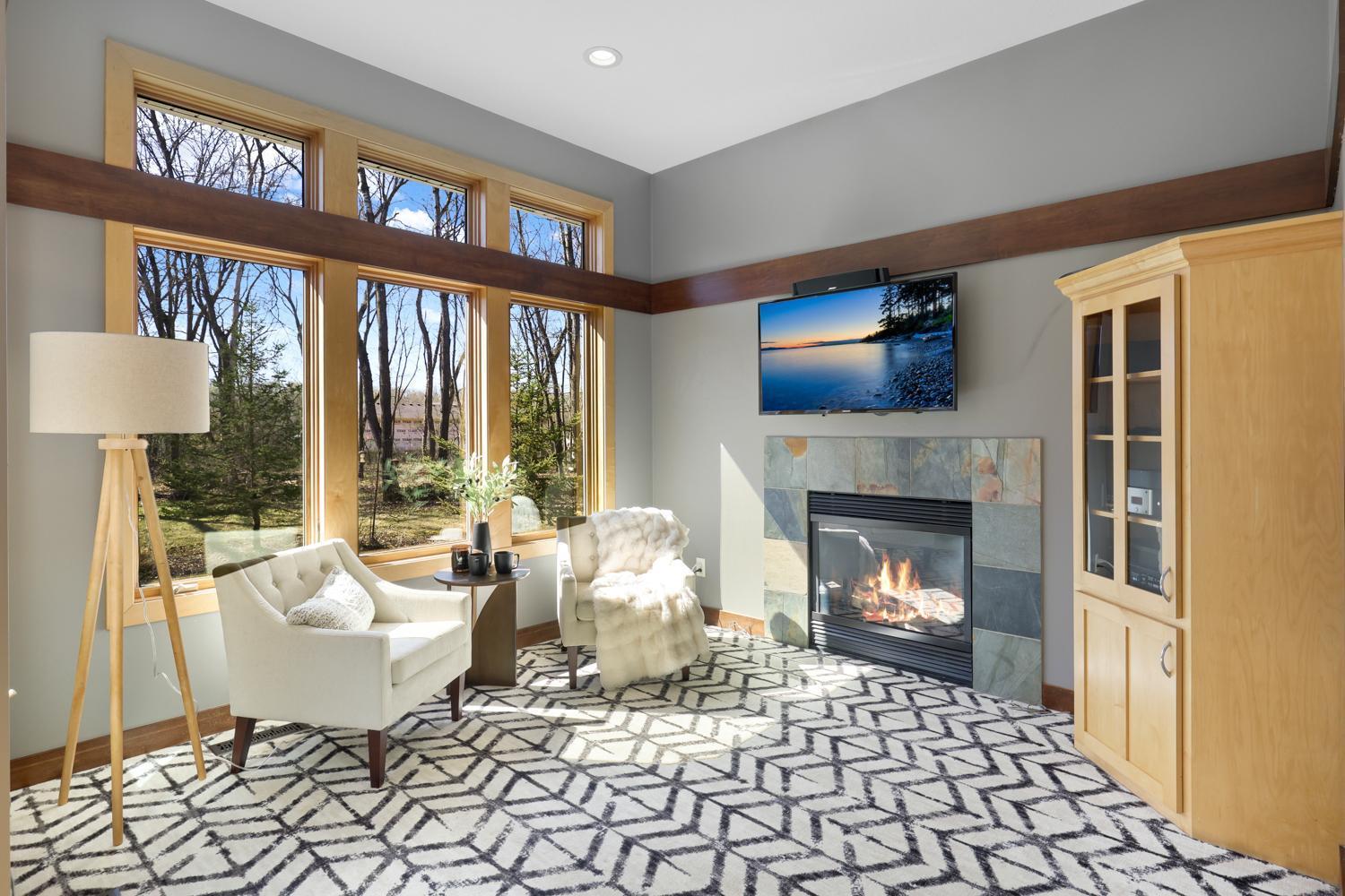 Sitting room right off the kitchen area.