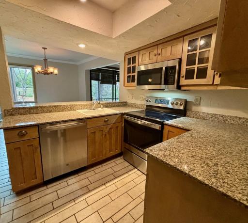 6075 Lincoln Drive, 201, Hopkins, MN 55436
