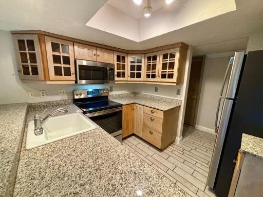 6075 Lincoln Drive, 201, Hopkins, MN 55436
