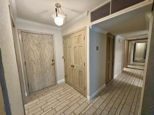6075 Lincoln Drive, 201, Hopkins, MN 55436