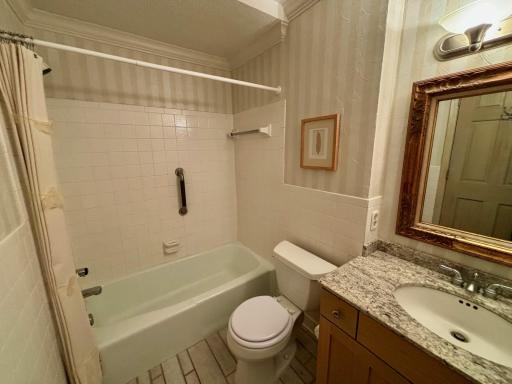 6075 Lincoln Drive, 201, Hopkins, MN 55436