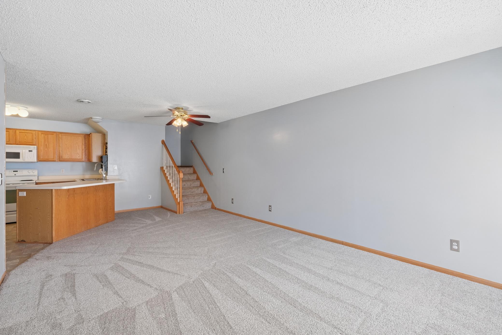 8_riverwood dr (1).jpg