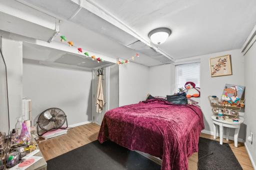 895 Rose Avenue E, Saint Paul, MN 55106