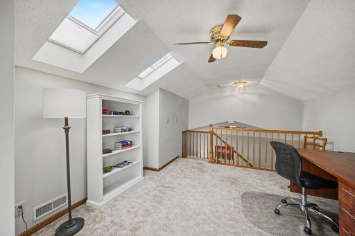 425 Maine Street S, Bayport, MN 55003