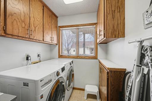 425 Maine Street S, Bayport, MN 55003