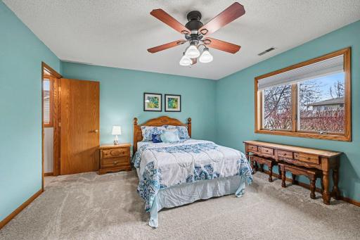 425 Maine Street S, Bayport, MN 55003