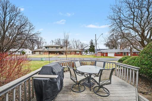 425 Maine Street S, Bayport, MN 55003