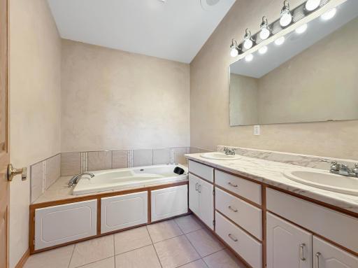 2808 Arrowwood Circle NW, Bemidji, MN 56601