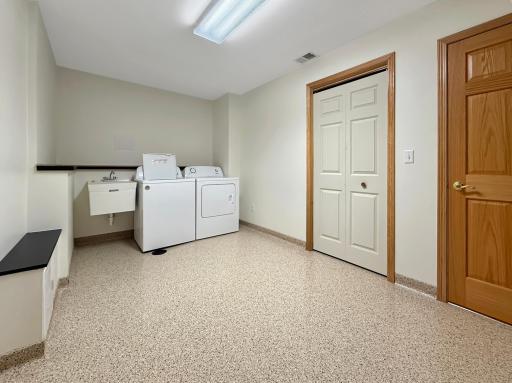 2808 Arrowwood Circle NW, Bemidji, MN 56601