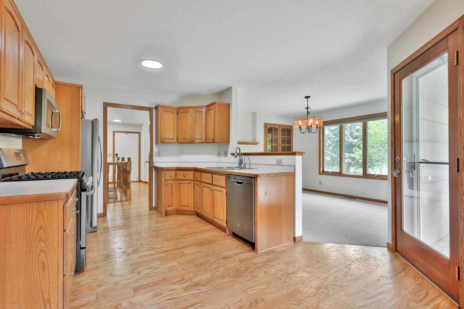 2Riverview kitchen .jpg