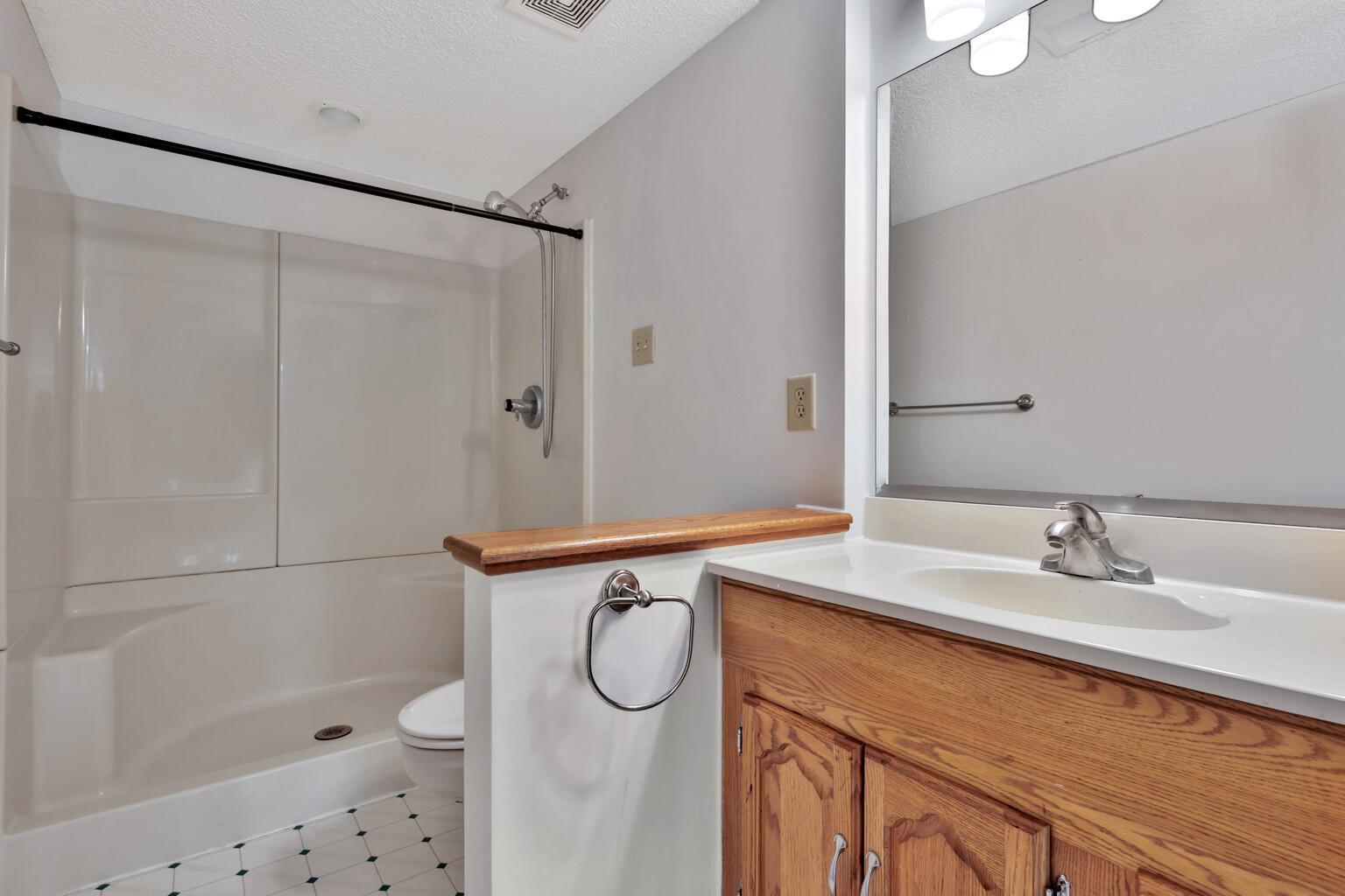 4lower level 3:4 bath.jpg