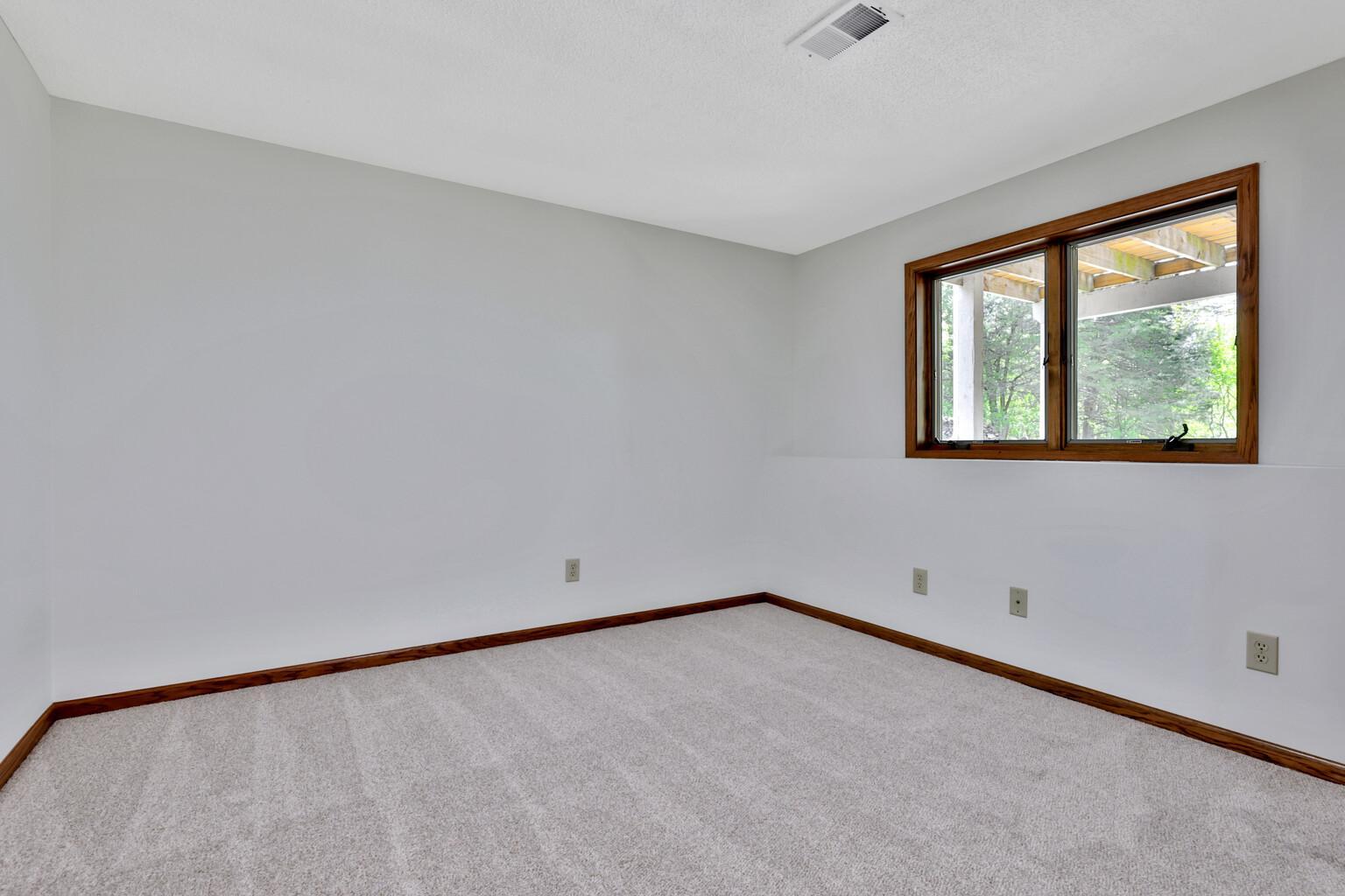 4Riverview beddroom 4.jpg