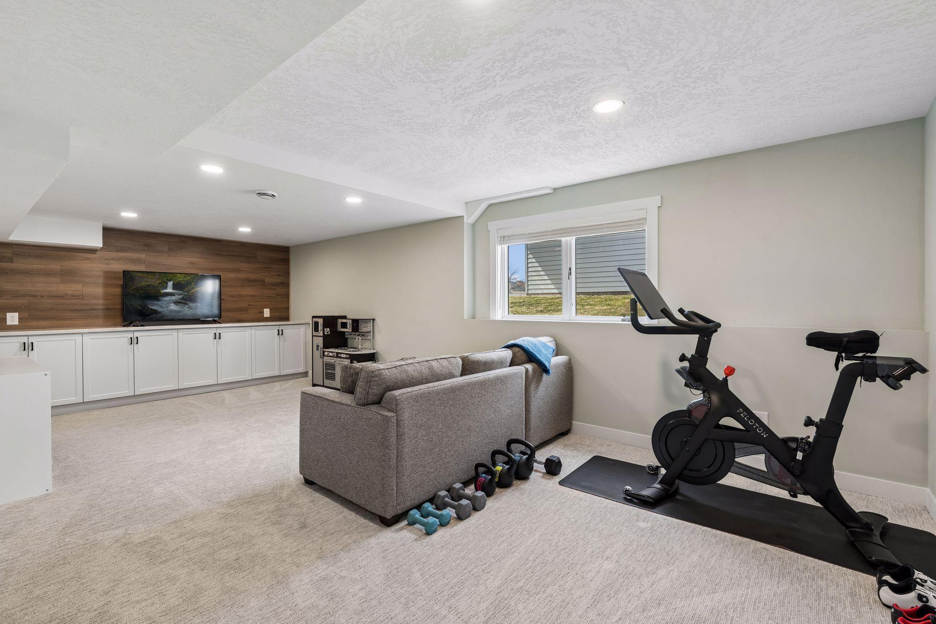 1697 120th Lane NE - Spacecrafting - 0047.jpg