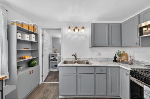 526 Summit Street NE, Columbia Heights, MN 55421