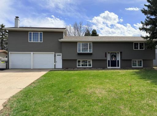 1511 Eckerson Drive, Worthington, MN 56187
