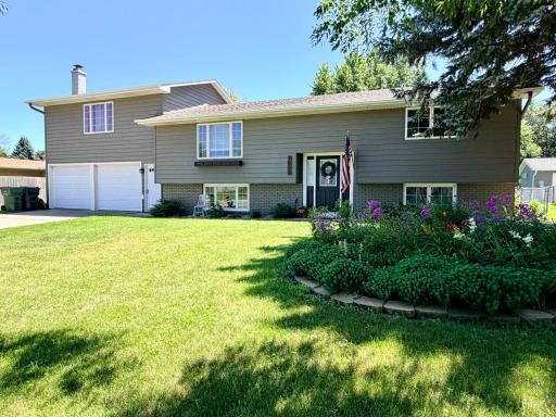 1511 Eckerson Drive, Worthington, MN 56187