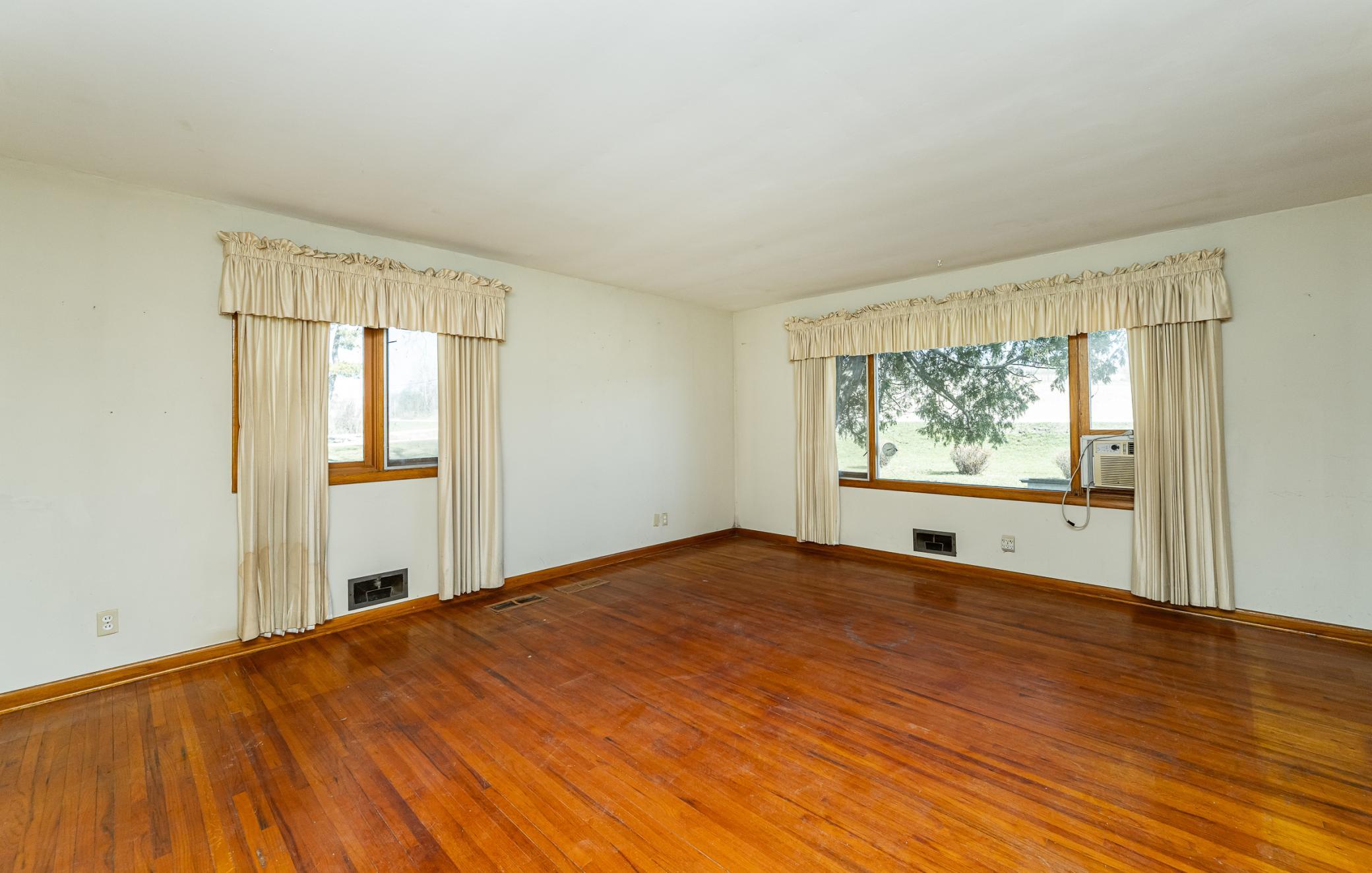 Spacious Living room.jpg