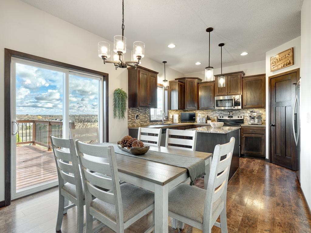 6 - Breakfast Area.jpg