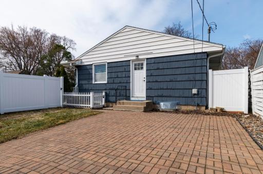 2755 Blackstone Ave-7714.jpg