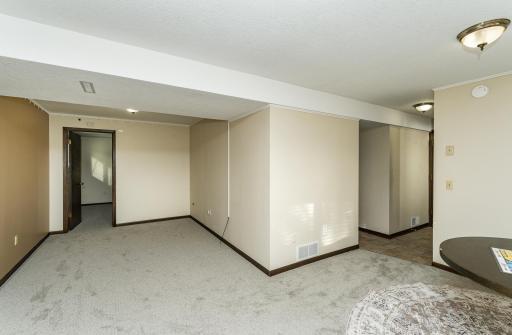 958 28th Street NW, Rochester, MN 55901