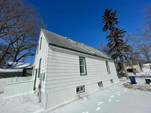 911 W Cavour Avenue, Fergus Falls, MN 56537