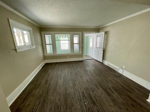 911 W Cavour Avenue, Fergus Falls, MN 56537