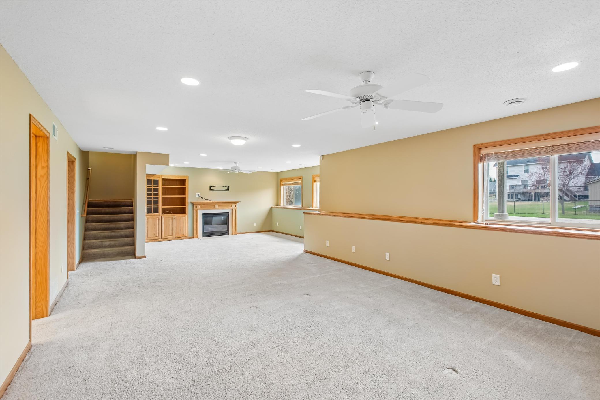 Lower level entertainment room