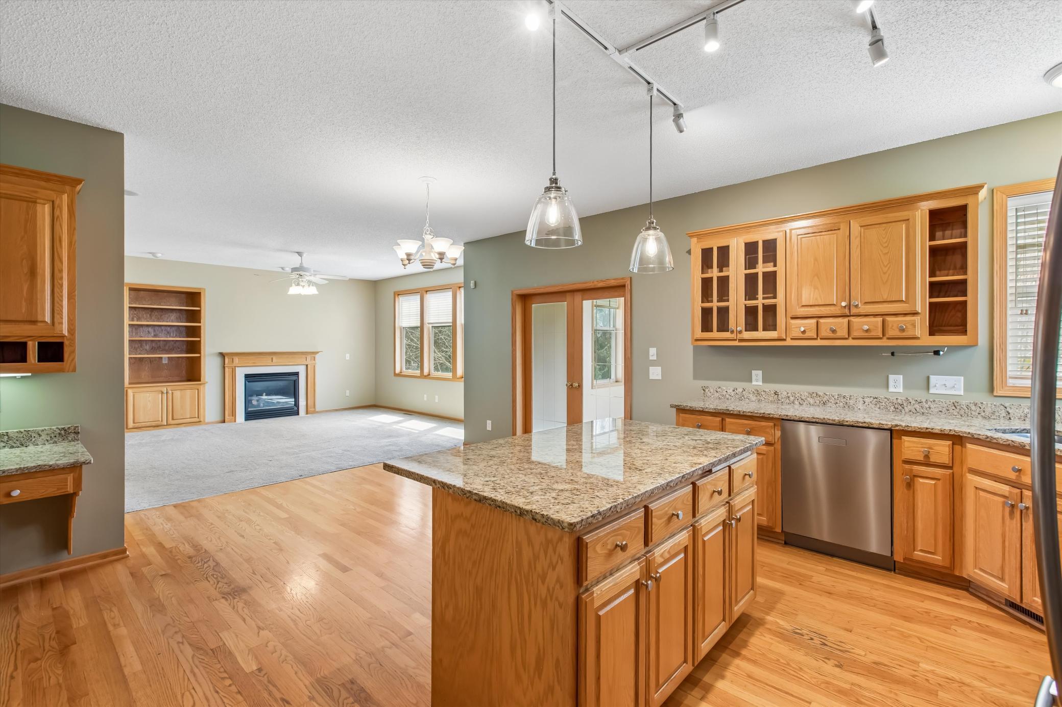 Breakfast bar at center island