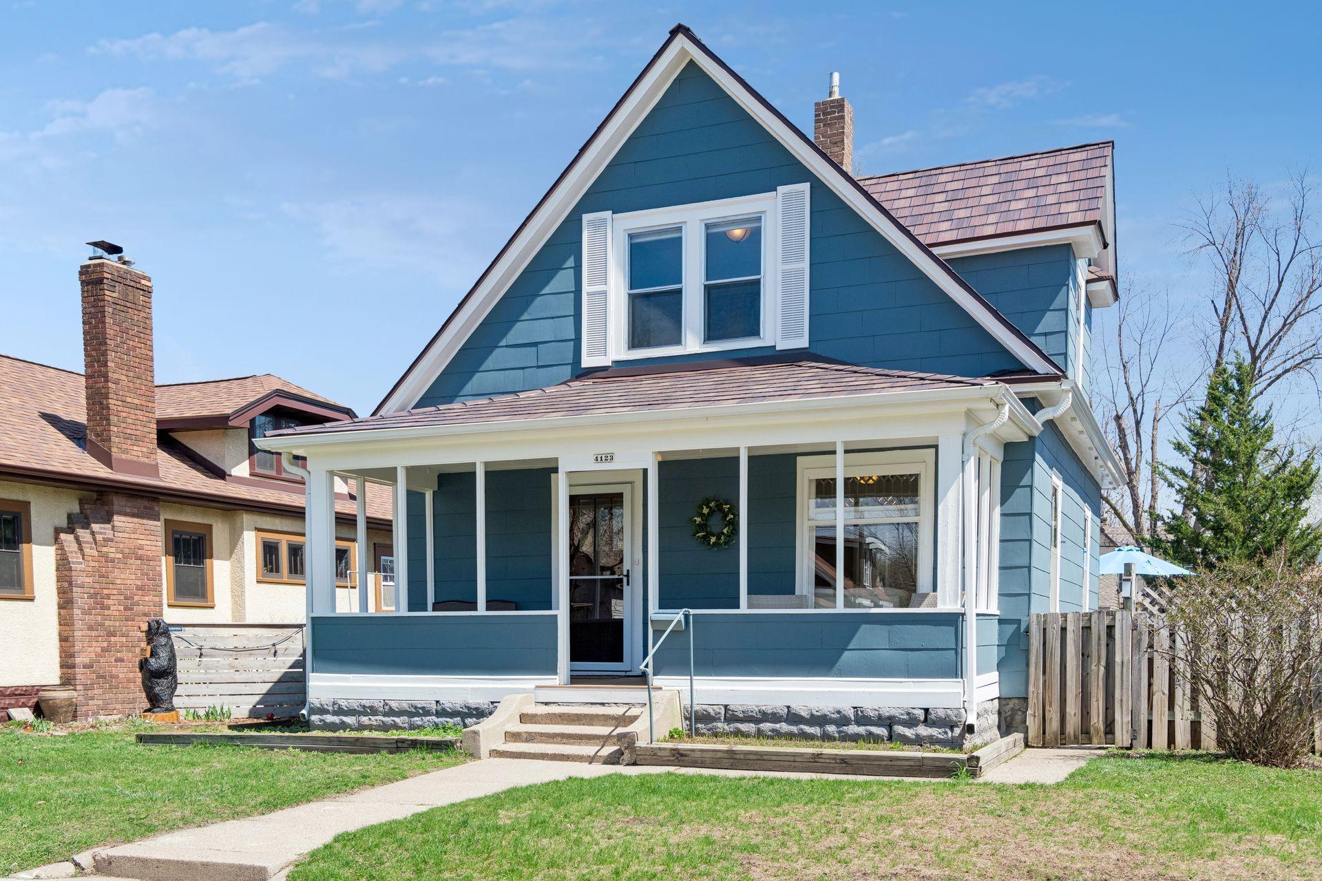 Ideally located in the desirable Hiawatha neighborhood with access to public transportation, major road, and neighborhood restaurants