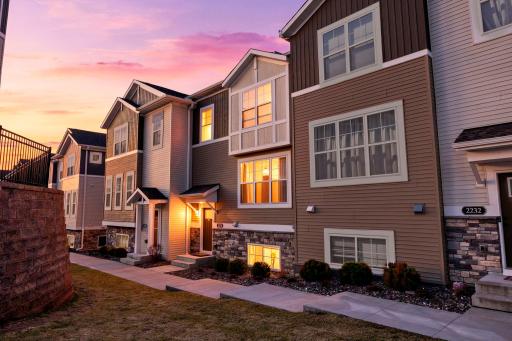 1-web-or-mls-2230 Gateway Curv-230 copy.jpg