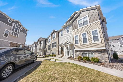 2230 Gateway Curve, Saint Paul, MN 55109