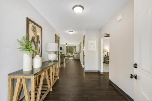 7827 Austin Path, Inver Grove Heights, MN 55077