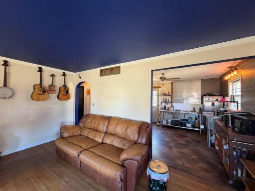 307 N Walnut Street, La Crescent, MN 55947