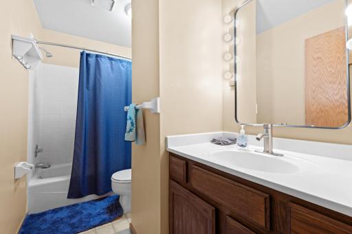 28 Elton Ridge Court NW, Rochester, MN 55901
