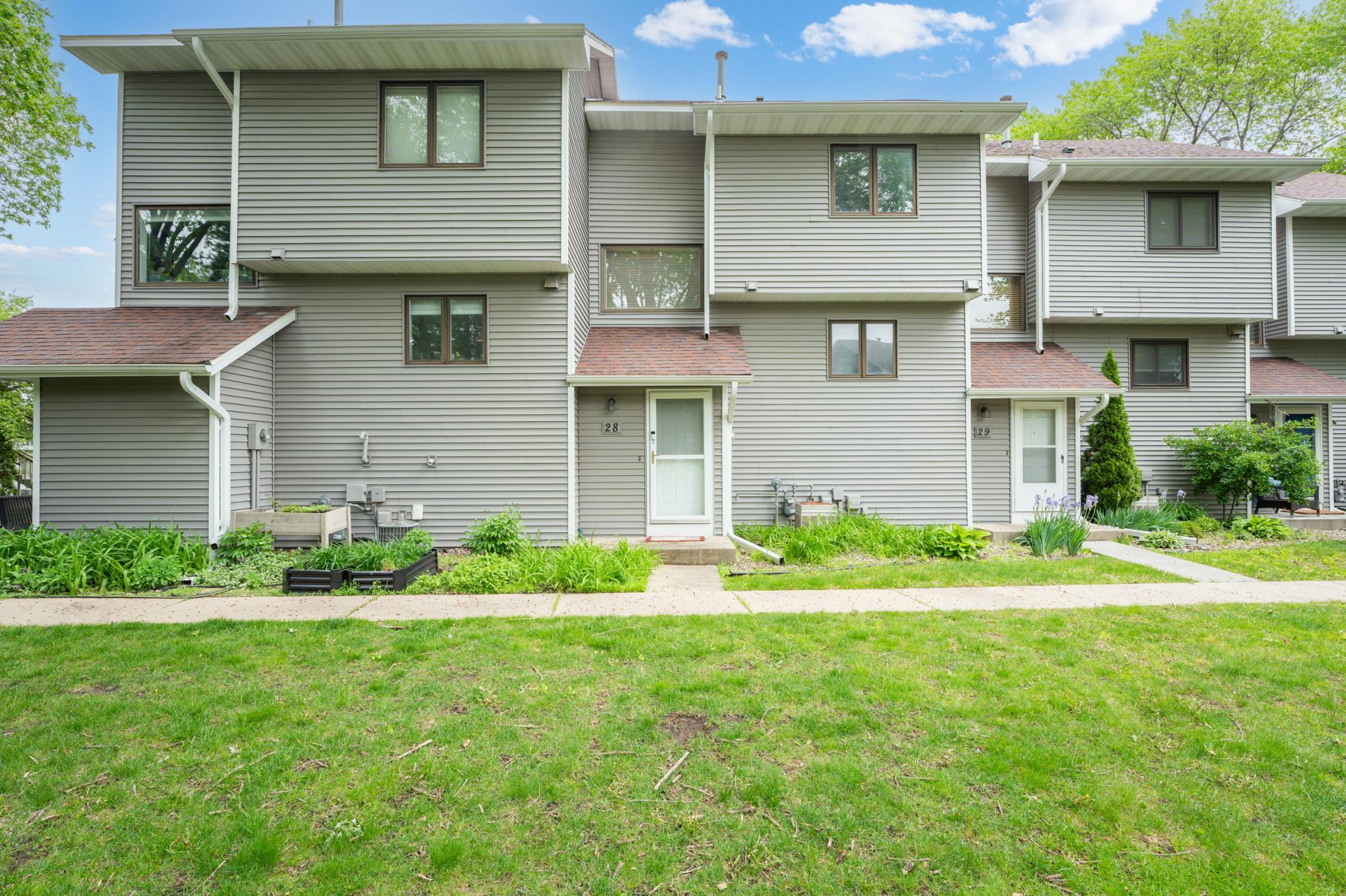 7044277