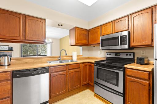 28 Elton Ridge Court NW, Rochester, MN 55901