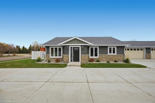 2330 30 Avenue S, Fargo, ND 58104