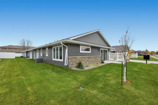 2330 30 Avenue S, Fargo, ND 58104