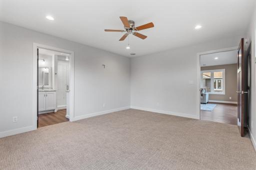 2330 30 Avenue S, Fargo, ND 58104
