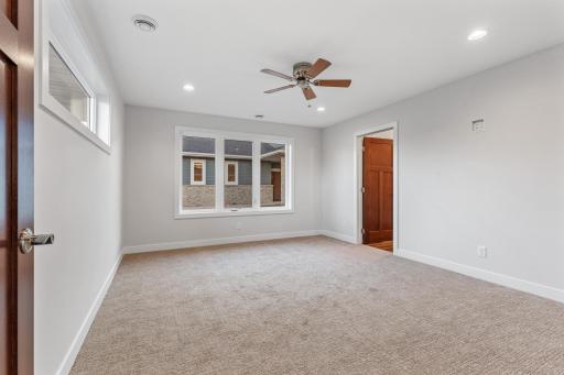2330 30 Avenue S, Fargo, ND 58104