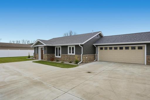 2338 30 Avenue S, Fargo, ND 58104