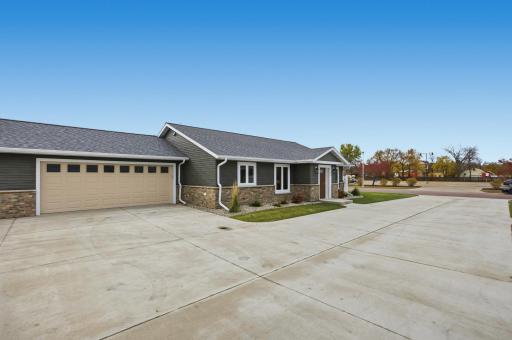 2338 30 Avenue S, Fargo, ND 58104