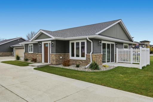 2336 30th Avenue S, Fargo, ND 58104
