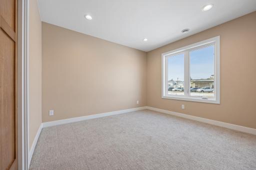 2336 30th Avenue S, Fargo, ND 58104