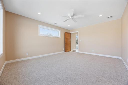 2336 30th Avenue S, Fargo, ND 58104