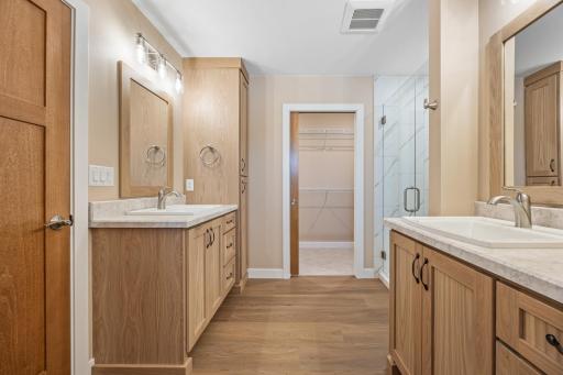 2336 30th Avenue S, Fargo, ND 58104